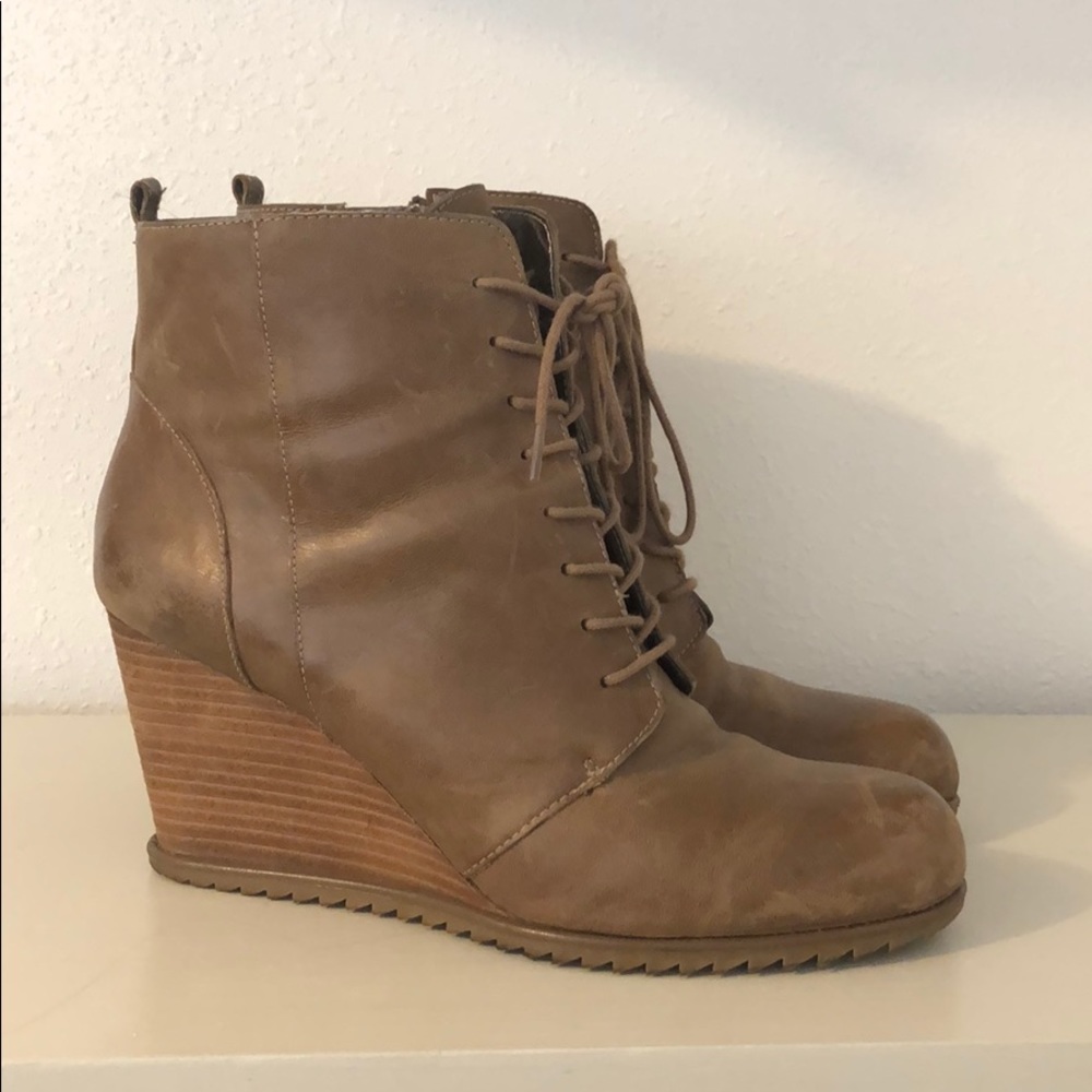 Kenneth Cole Reaction Wedge Booties
